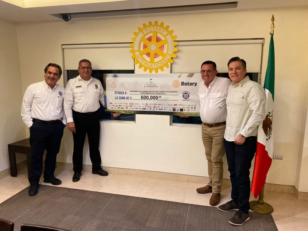 entrega de cheque a patronato de bomberos