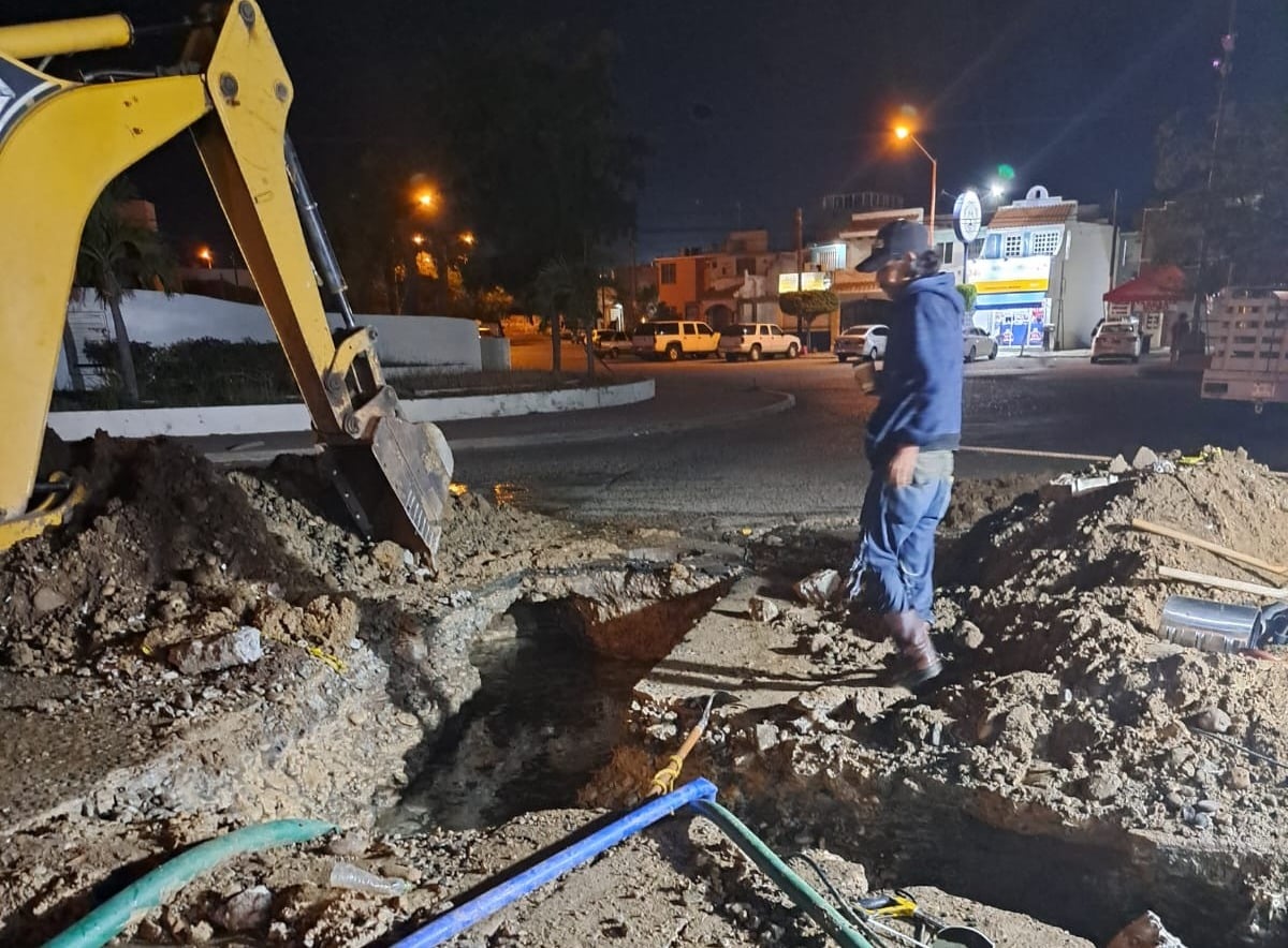 Trabajador de Jumapan en el lugar donde se realiza la reparación