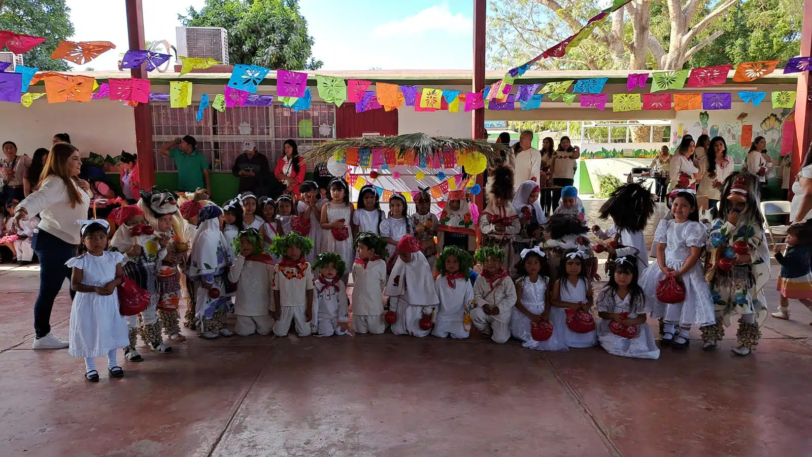 festival yoreme realizado en el jardín de niños “Bertha Voon Glumer” de San Miguel Zapotitlán
