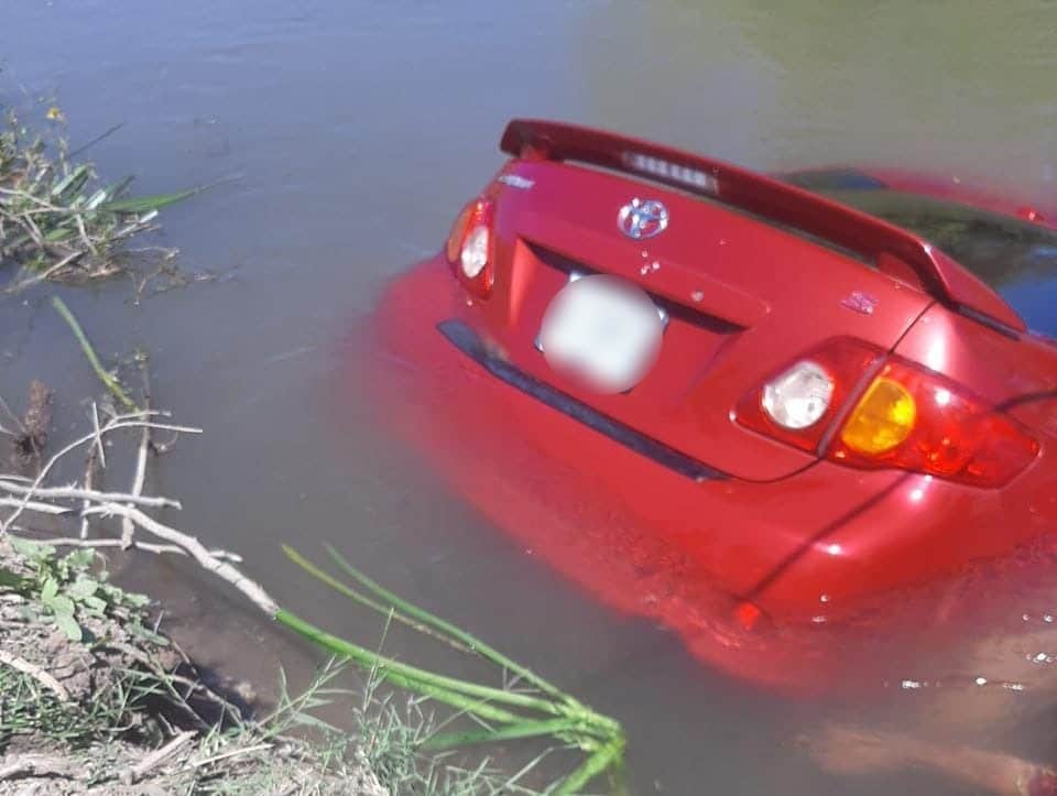 Vehículo en el que viajaba Ángel dentro del canal Alto