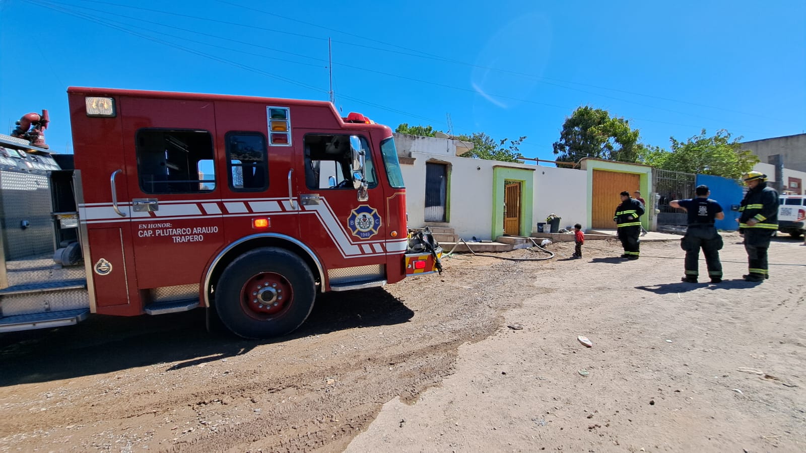 Bomberos en vivienda de Culiacán