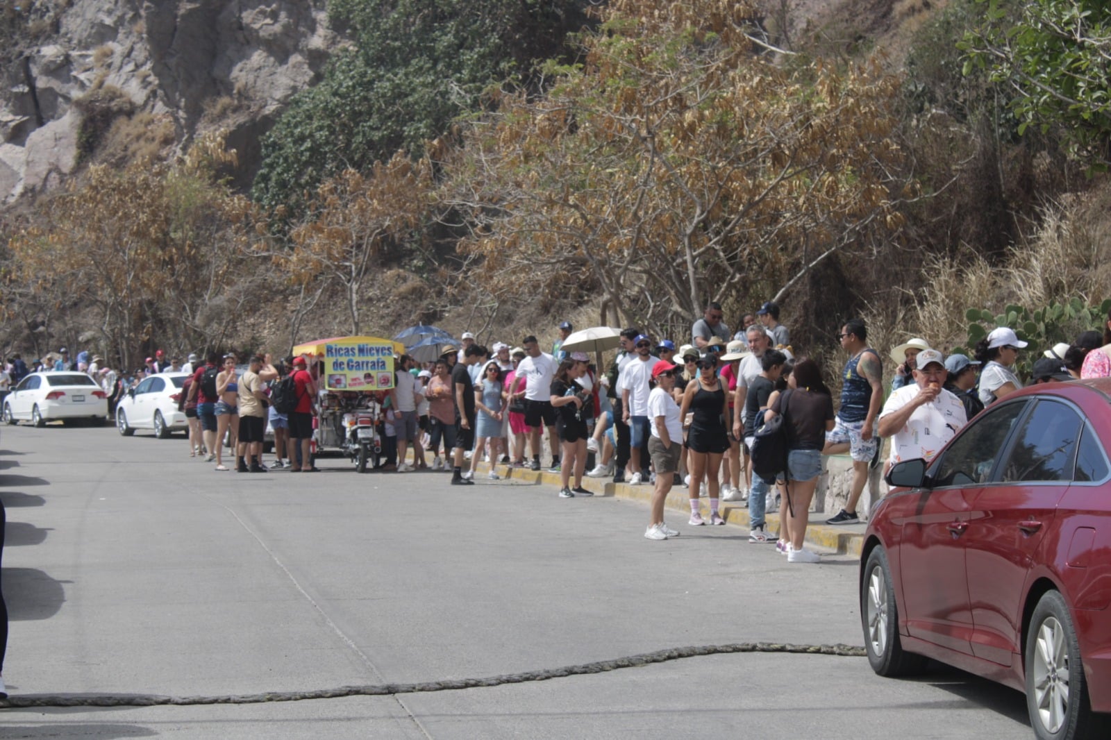 Turistas en Faro de Mazatlán