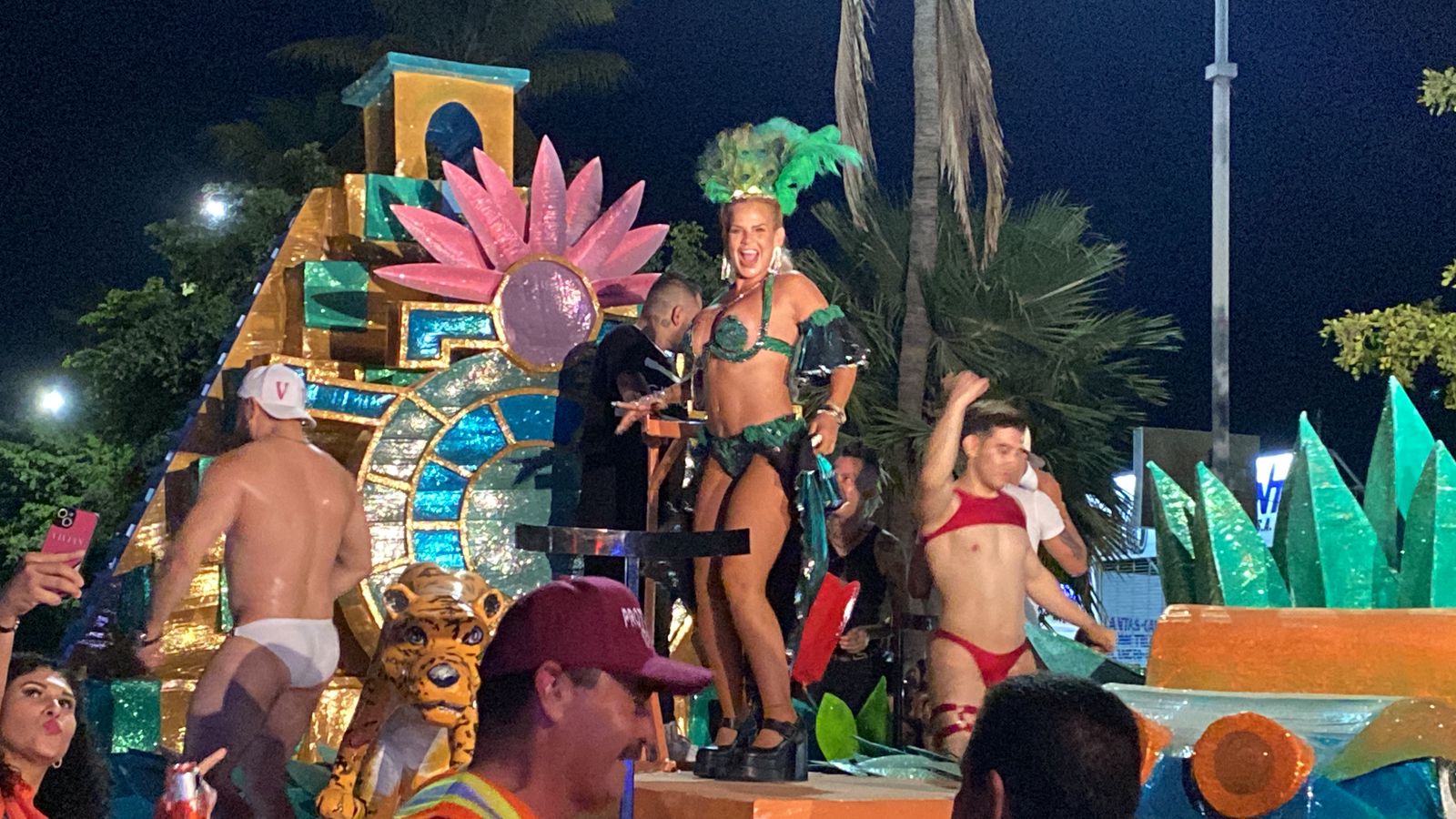 Niurka Marcos en el carnaval de Guasave 2024