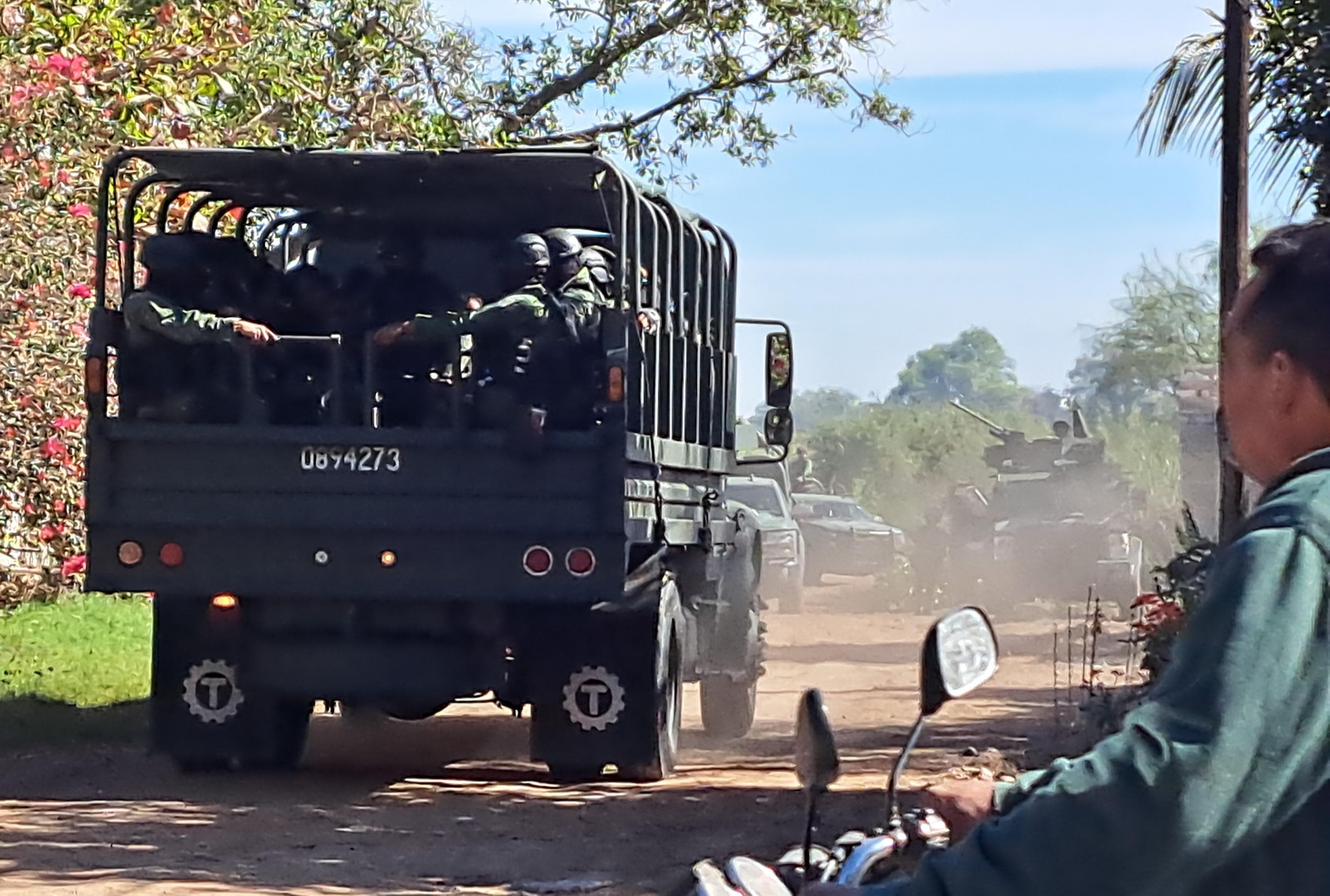 Ejercito Mexicano en calles de Guasave.