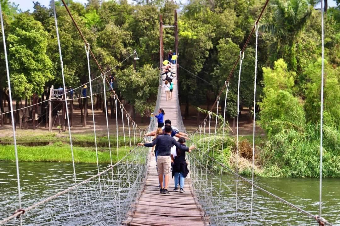 Familias disfrutando de la Semana Santa en el municipio de Sinaloa