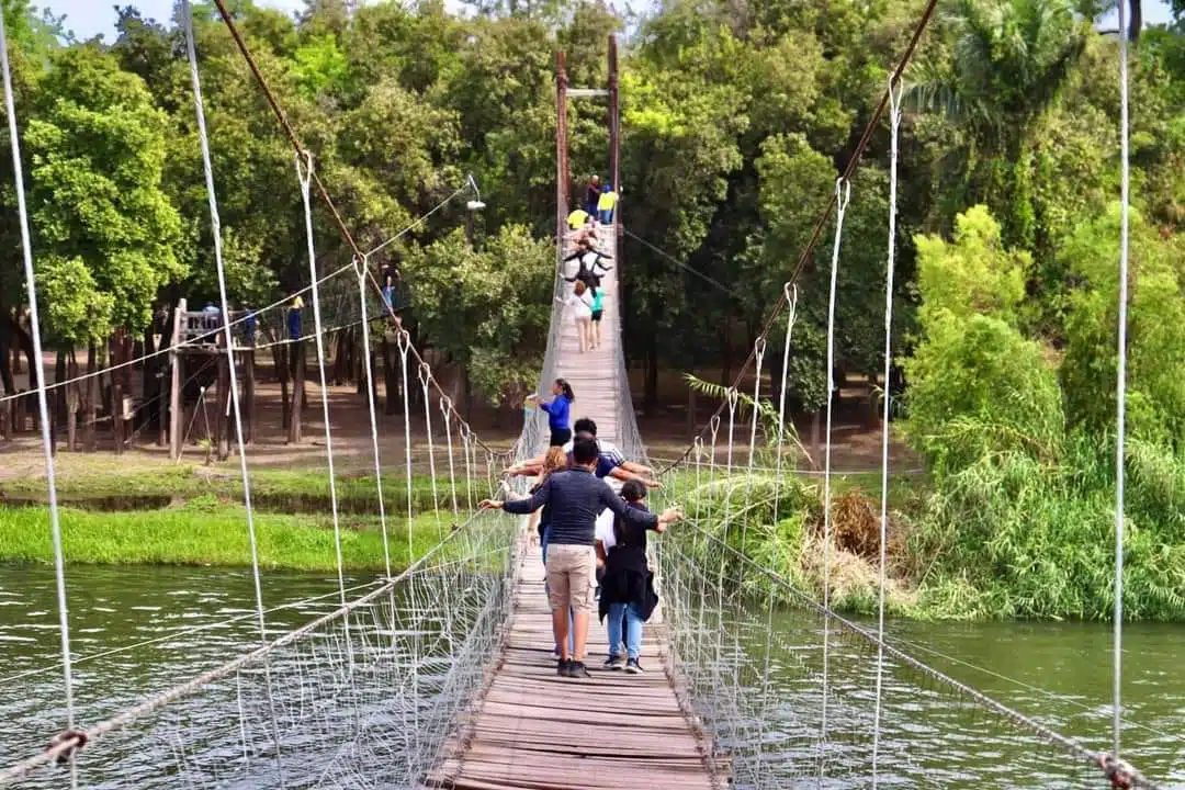 Familias disfrutando de la Semana Santa en el municipio de Sinaloa