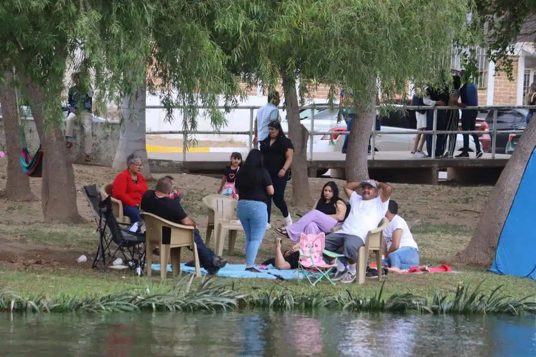 Familias disfrutando de la Semana Santa en el municipio de Sinaloa