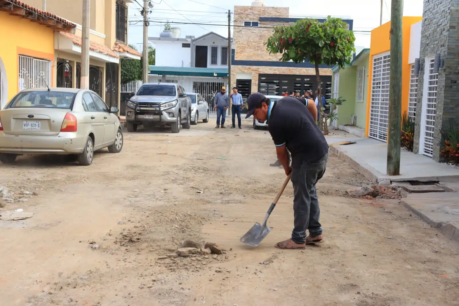 Atención al derrame de aguas en la colonia Villa Galaxia