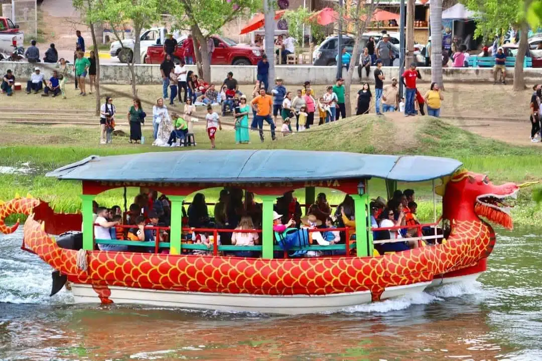 Familias disfrutando de la Semana Santa en el municipio de Sinaloa