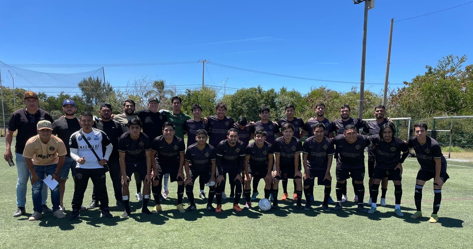 Los equipos que participan en la Copa La Tambora se preparan para ganarse el premio en efectivo