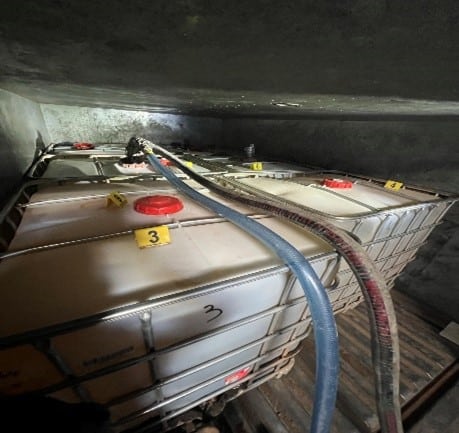 FGR catea bodega y localiza más de 2 mil 500 litros de combustible en Casa Redonda, Mazatlán