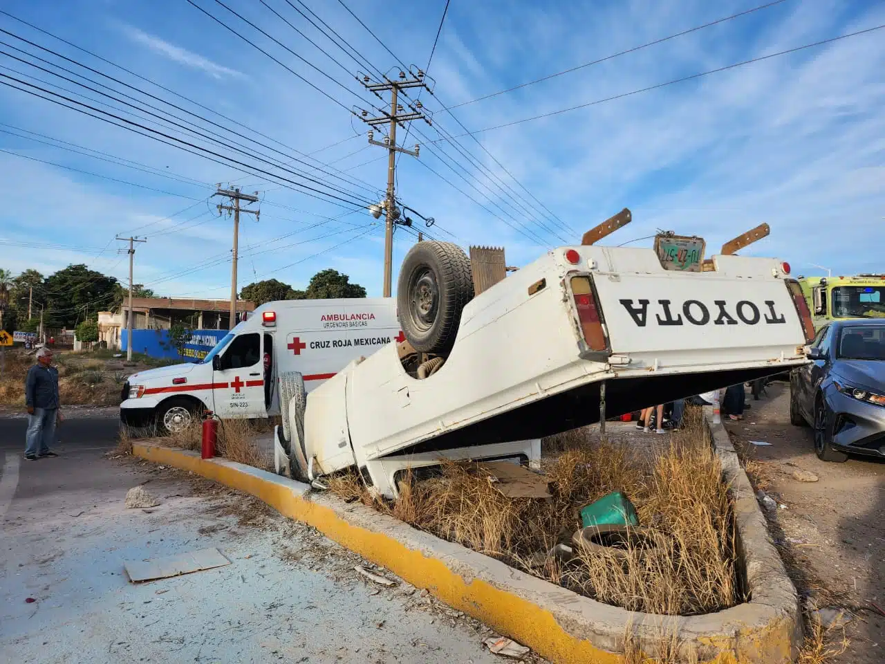 Camioneta chocada por accidente