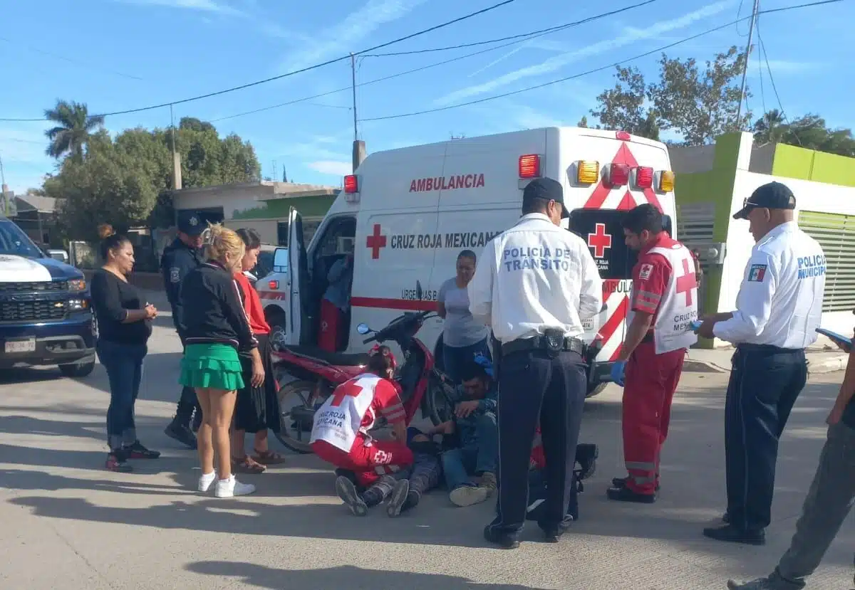 Una pareja de motociclistas quedó lesionada tras el accidente.