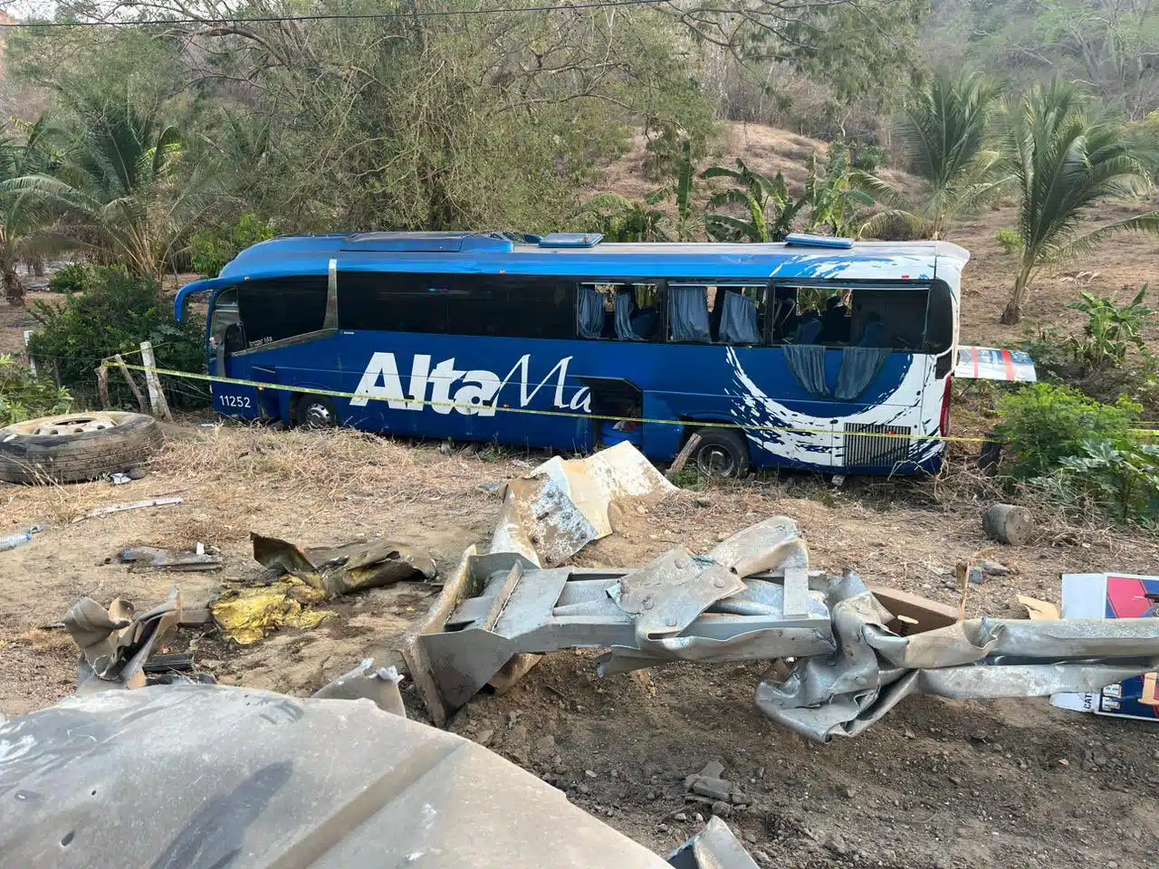 Accidente en carretera Acapulco- Pinotepa deja dos muertos y siete heridos