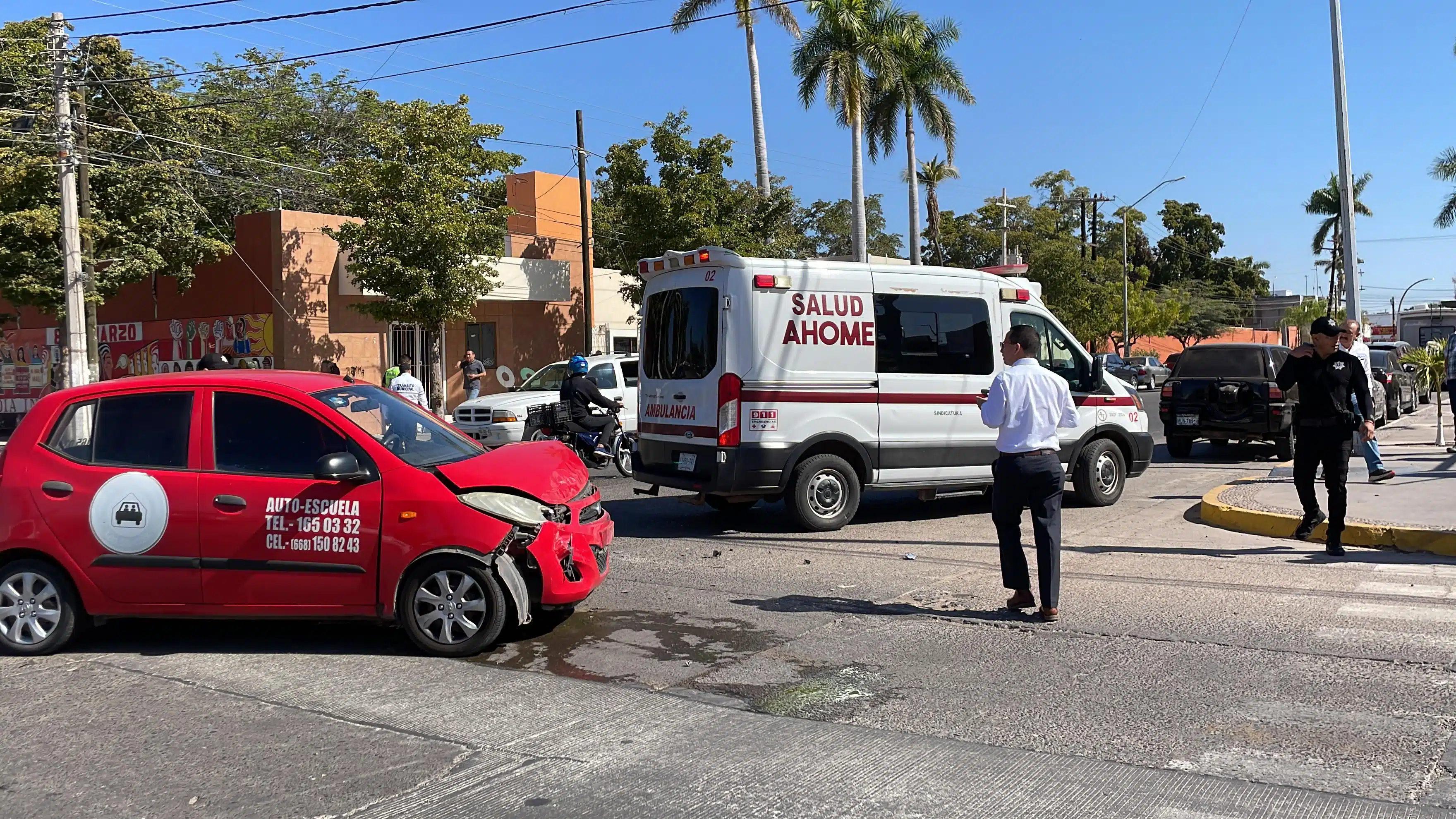 Accidente automovilístico cerca del Palacio Municipal en Los Mochis