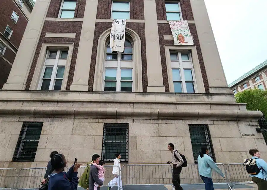 Alumnos propalestinos ocupan edificio de la Universidad de Columbia
