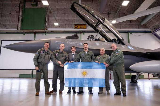 Argentina compra 24 cazas supersónicos por 280 millones; busca su seguridad