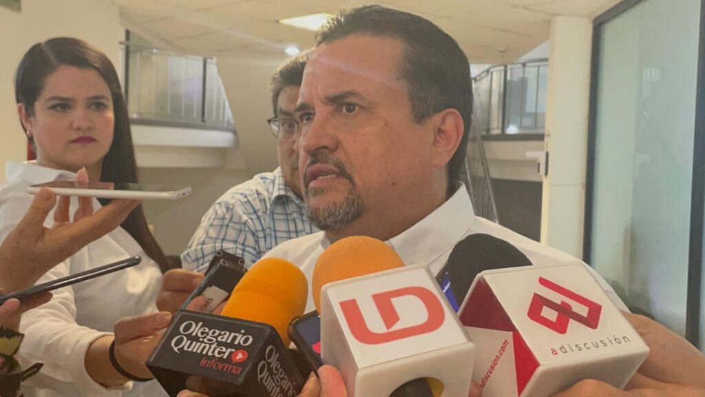 Arturo Fajardo Mejía, consejero presidente del Instituto Electoral del Estado de Sinaloa (IEES), en entrevista con los medios de comunicación en Culiacán