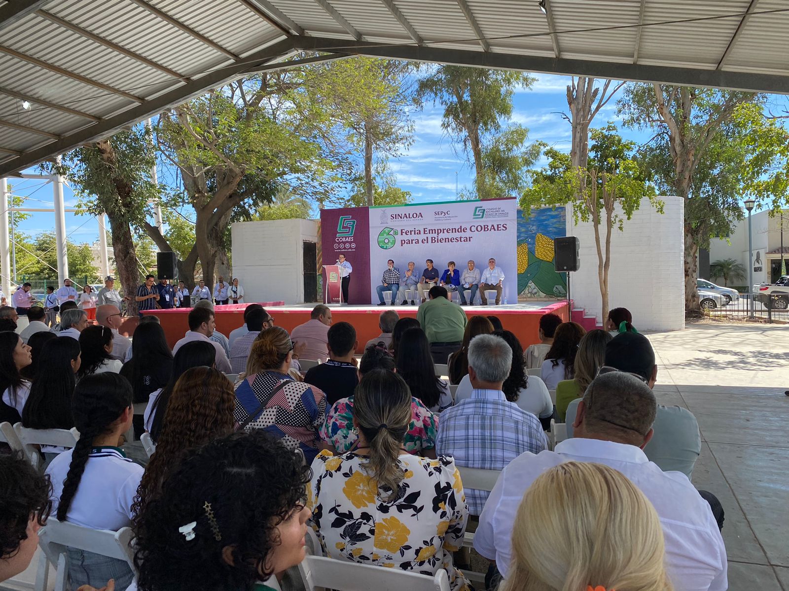 El Colegio de Bachilleres del Estado de Sinaloa inauguró este miércoles en Guasave la sexta Feria Emprende Cobaes para el Bienestar