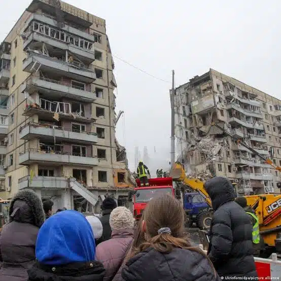 Ataque en Ucrania deja nueve personas sin vida, entre ellos tres menores de edad