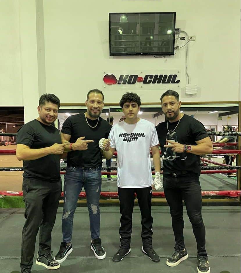 Markytos Toys en Kochul Gym, promocionando pelea.