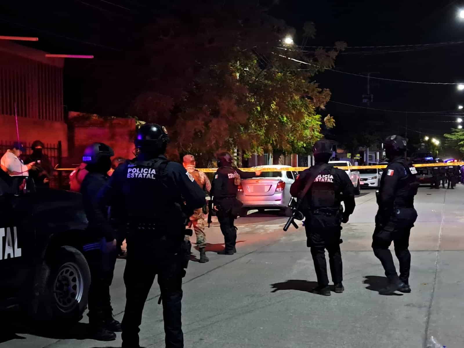 Elementos de seguridad delimitaron el área tras el reporte de un enfrentamiento a balazos