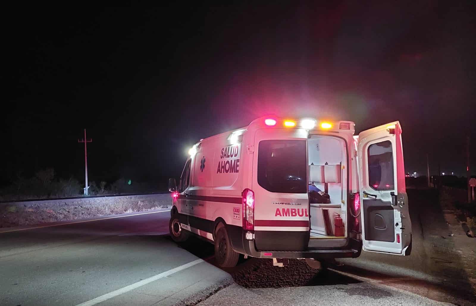 Al lugar acudieron paramédicos de los Servicios de Urgencias Médicas Municipales de Ahome.