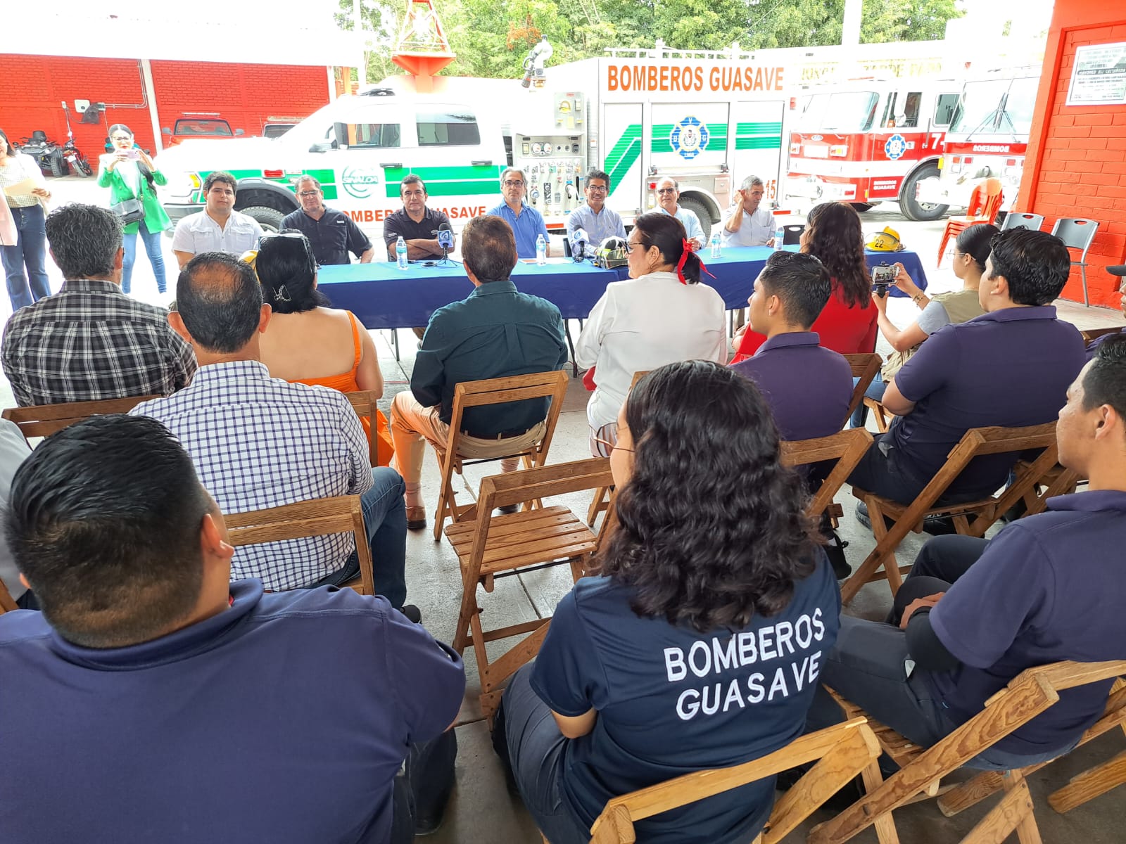 Entrega de las nuevas instalaciones en el cuartel de Bomberos en Guasave