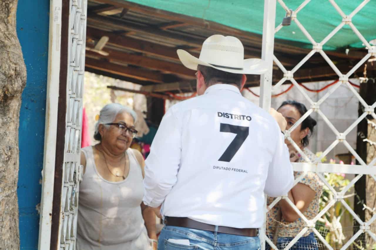 Noé Heredia Ayón, candidato a diputado federal por el distrito 07 de Culiacán por la coalición “Fuerza y corazón por México”.