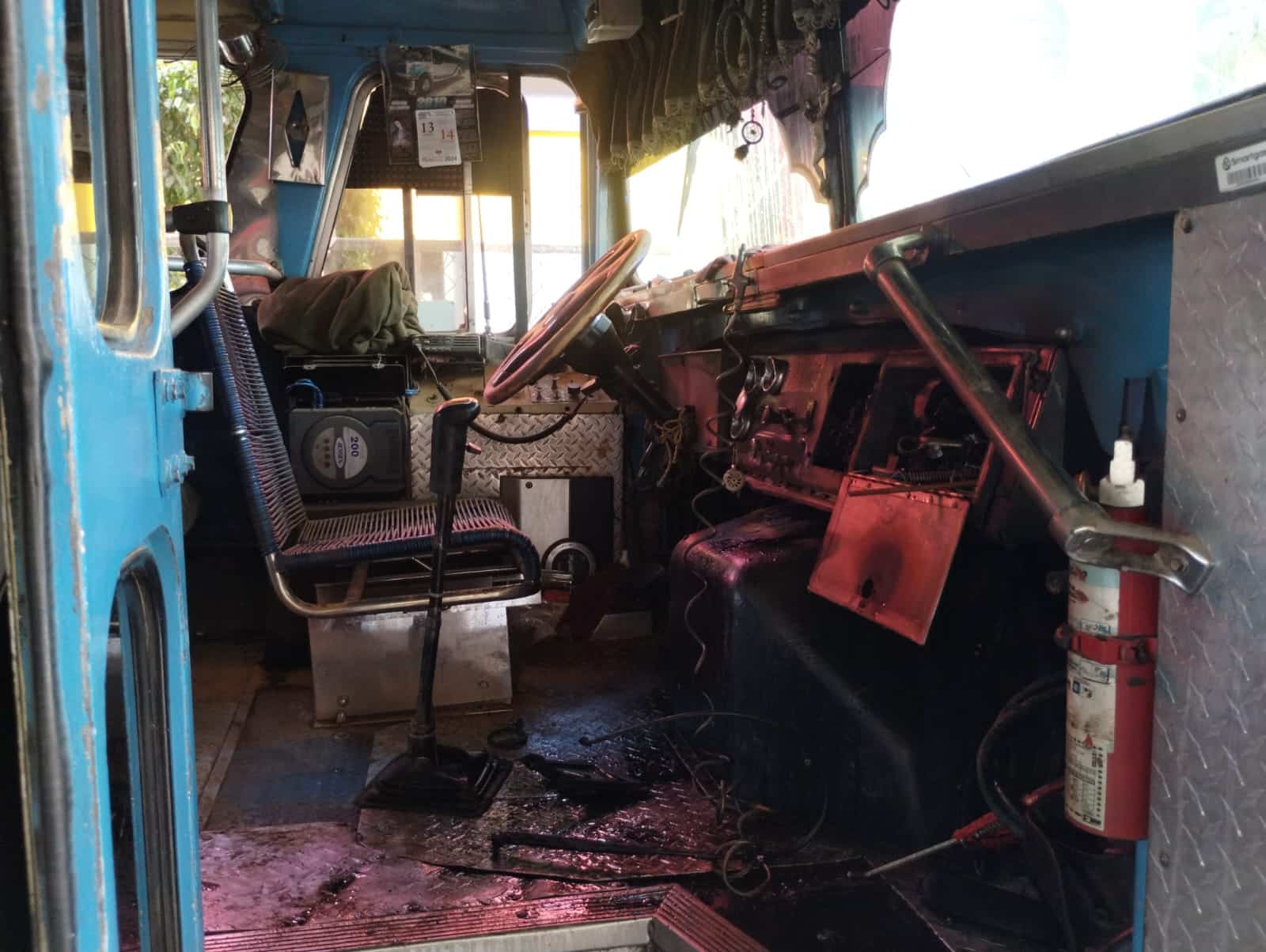 Camión tras conato de incendio en Los Mochis