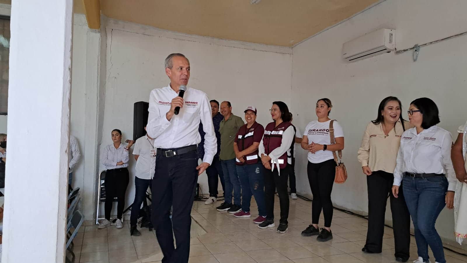 Candidato de Morena a la presidencia municipal de Ahome, Gerardo Octavio Vargas Landeros, recorrió la sindicatura de San Miguel./ Foto: Cortesía