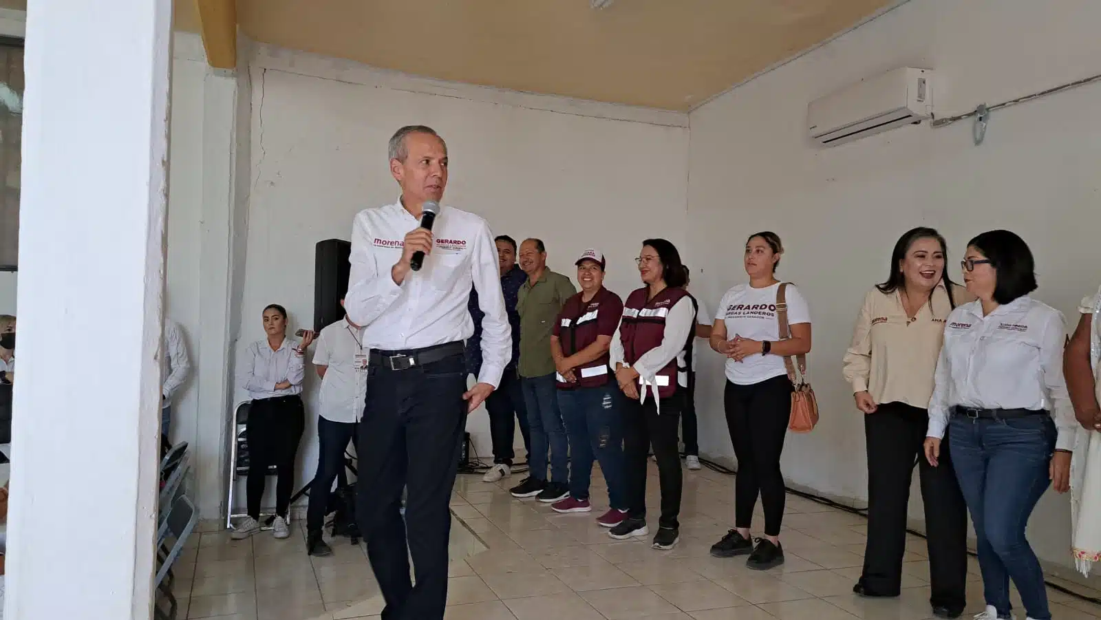 Candidato de Morena a la presidencia municipal de Ahome, Gerardo Octavio Vargas Landeros, recorrió la sindicatura de San Miguel./ Foto: Cortesía