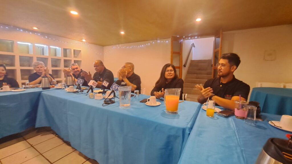 Empresarios locales presentaron la nueva mesa directiva del Patronato del Carnaval Guasave.
