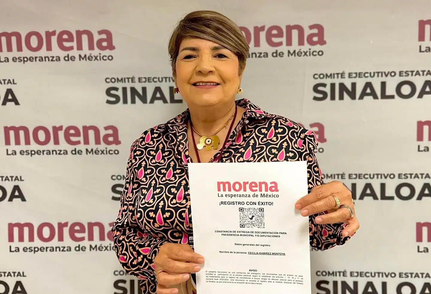 Cecilia Ramírez Montoya concluyó su registro ante la sede estatal de Morena como candidata para para la presidencia municipal de Guasave.