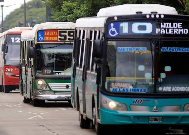 Chóferes del servicio público en Buenos aires inician paro de labores