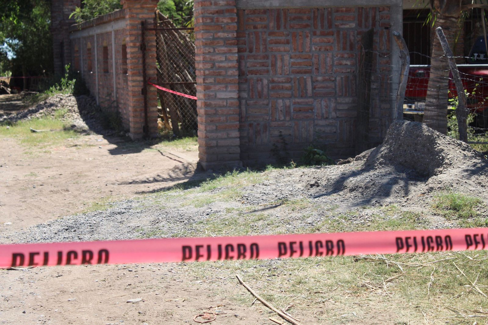 Cinta roja delimitando la zona del hallazgo