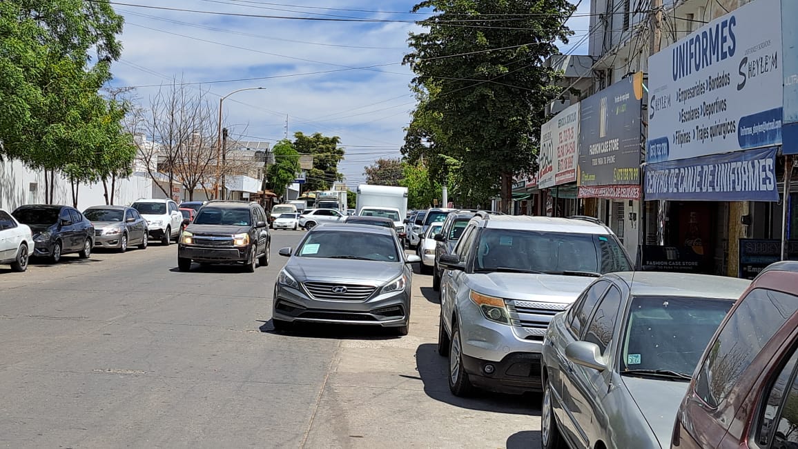 vehículos en calle del Évora 