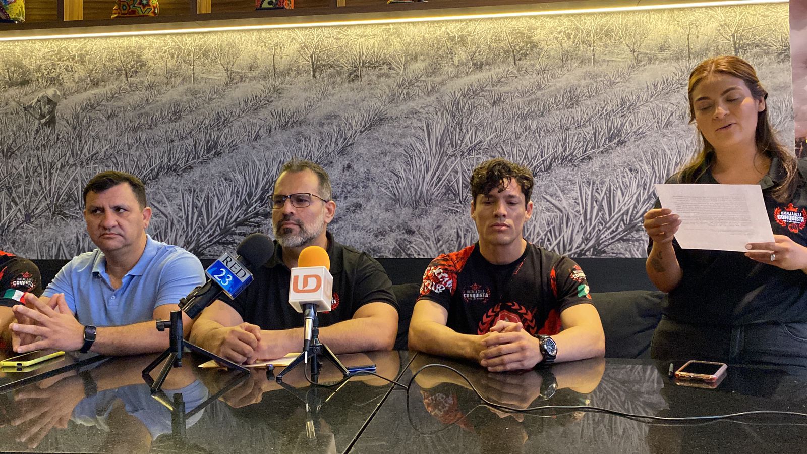 Jorge Castañeda en una conferencia de prensa sobre las MMA en Los Mochis