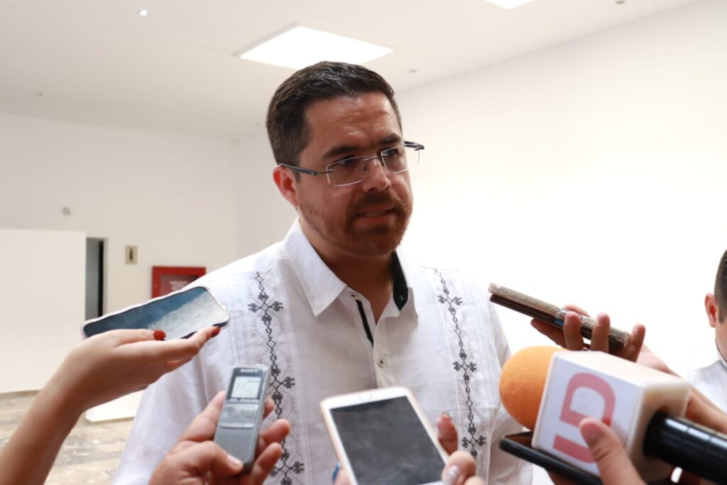 Secretario de Salud en Sinaloa habla con la prensa en Sinaloa