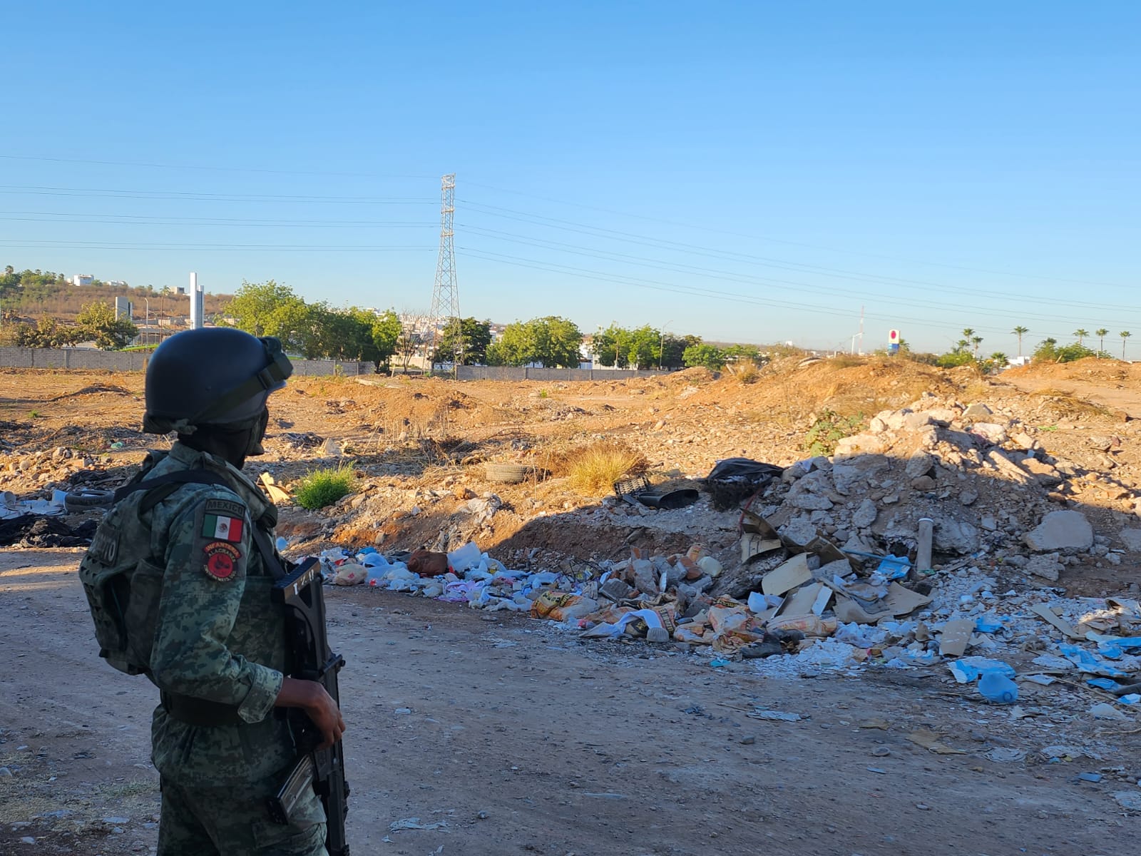 El Ejército Mexicano resguarda el basurero clandestino de Culiacán donde se localizó un cadáver