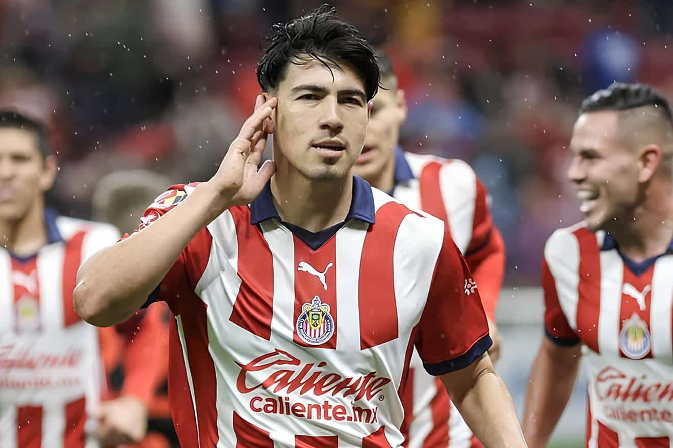 El futbolista sinaloense Erick Gutiérrez