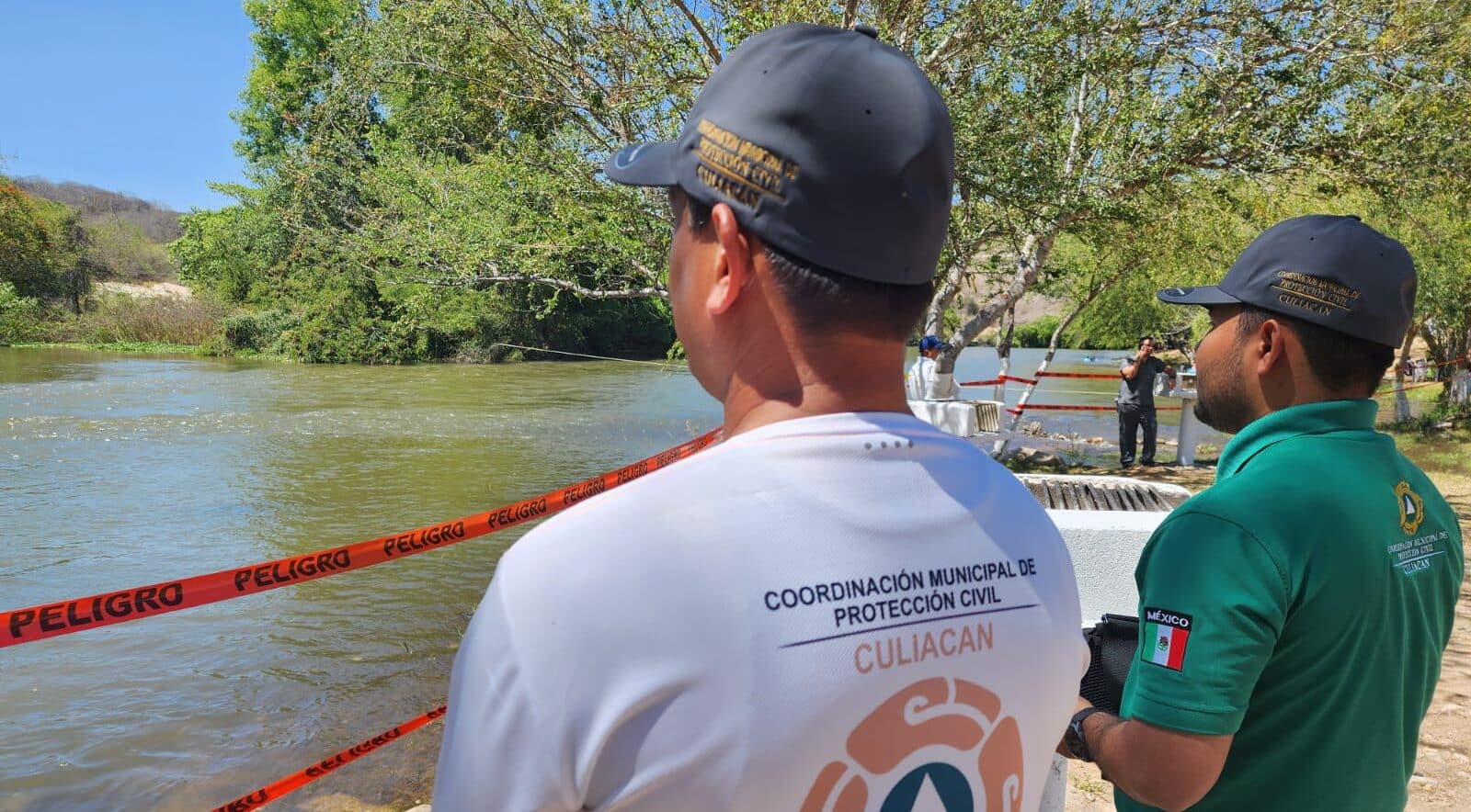 Elementos de Coordinación Municipal de Protección Civil y familias disfrutando de Semana Santa.