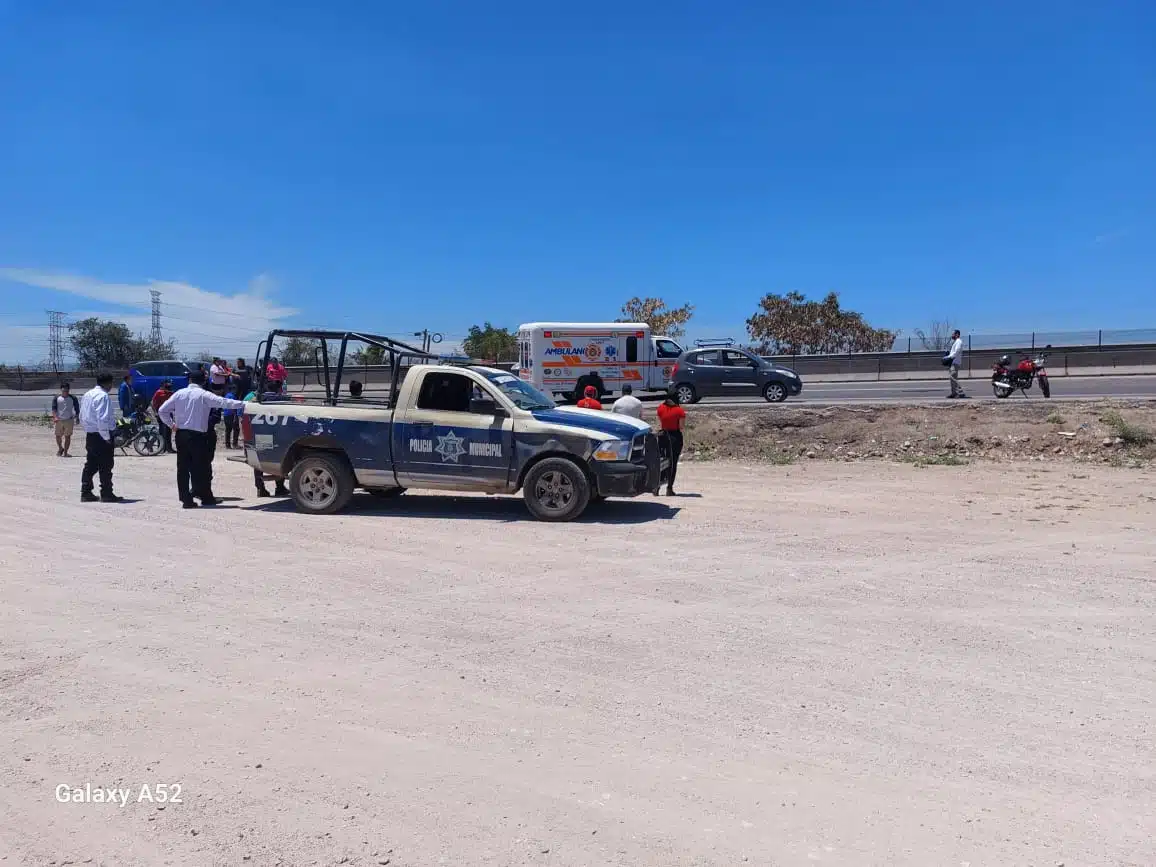 Elementos de la policía municipal en el lugar del homicidio.