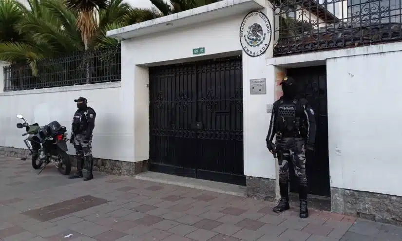 México acusa a Ecuador de intervenir comunicaciones de Embajada