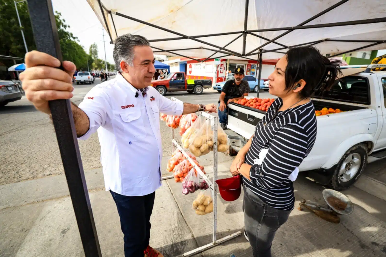 Candidatos al senado por Morena dan recorridos por colonias en Culiacán.