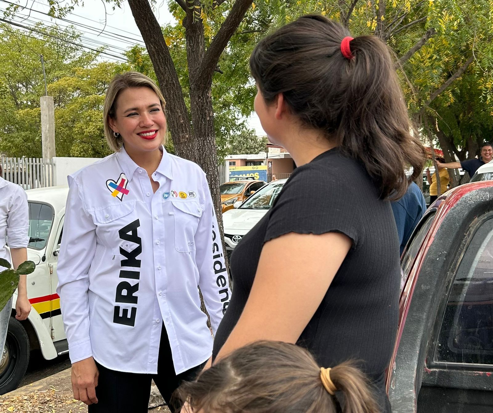 Érika Sánchez, candidata a la presidencia de Culiacán por la coalición Fuerza y Corazón por Sinaloa, en su segundo día de campaña