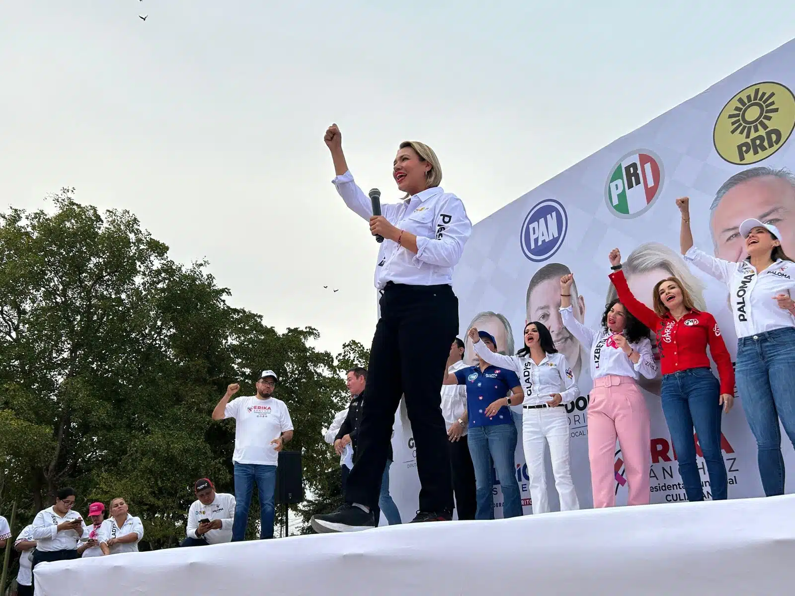 Érika Sánchez en su segundo día de campaña en Costa Rica, Culiacán
