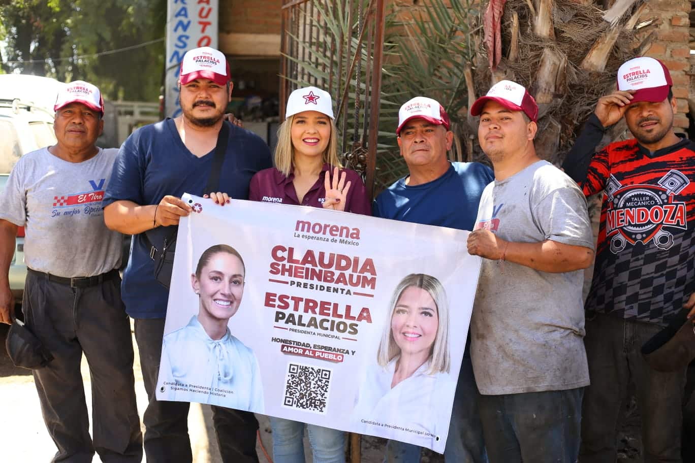 La candidata de Morena a la Presidencia Municipal, Estrella Palacios, recorre las calles de Mazatlán.