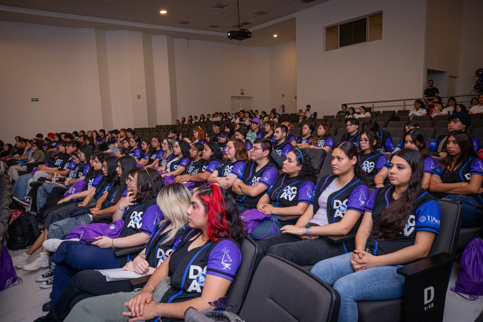 Estudiantes disfrutan de la Feria Municipal del Libro./ Foto: Cortesía