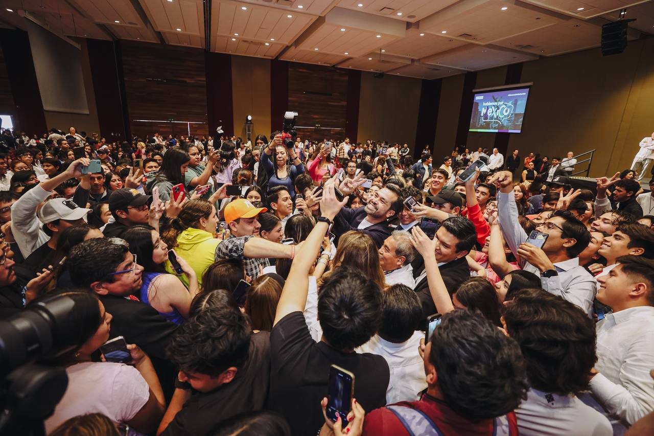 Jorge Álvarez Máynez en evento de MC.